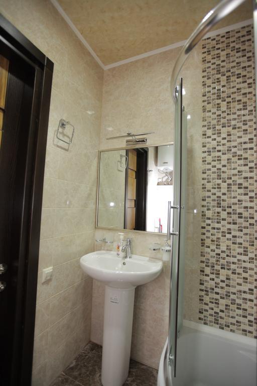 Apartment With Summer Terrace Батуми Номер фото