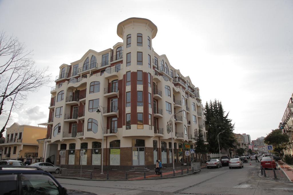 Apartment With Summer Terrace Батуми Номер фото